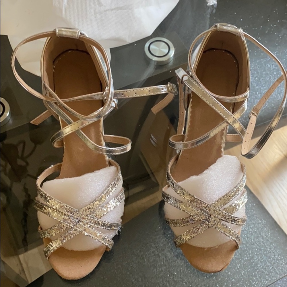 Salsa shoes